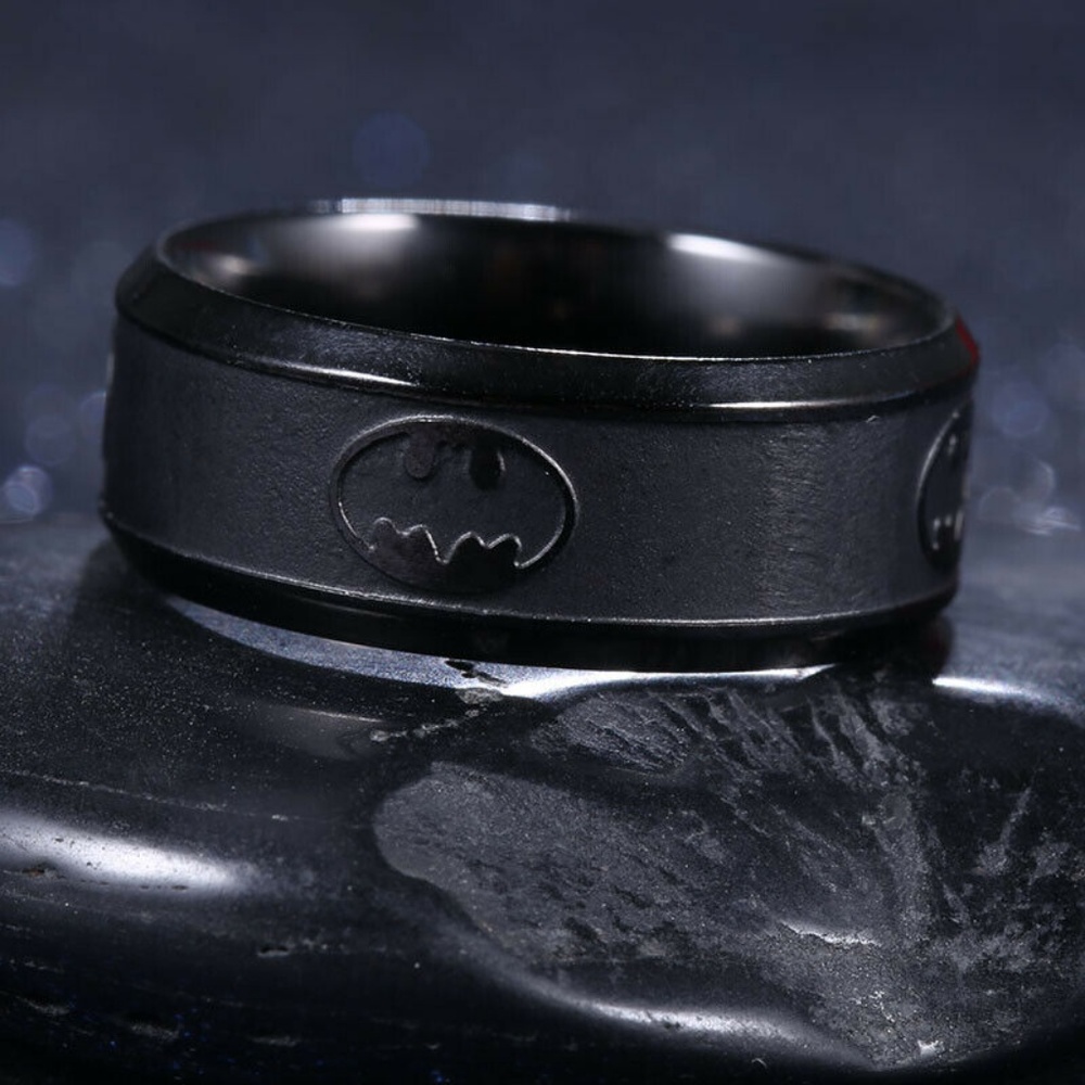 Men Women Batman Stainless Steel Titanium Ring - Picture 3 of 4